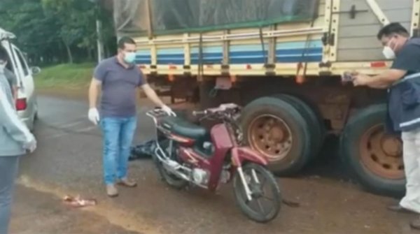 Joven mujer fallece en violento accidente de tránsito | Noticias Paraguay