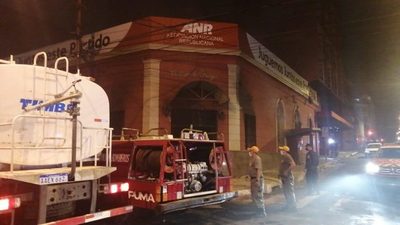 Veintisiete personas fueron detenidas tras incendio en la ANR y disturbios en el microcentro | Ñanduti