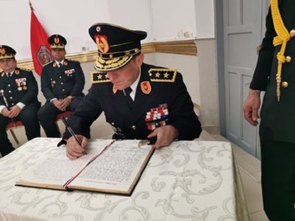Renunció el comandante de la Policía Francisco Resquín