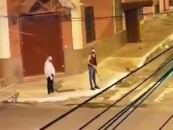 Civil que disparó contra manifestantes es policía, según Giuzzio