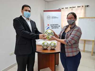 Entregan implementos al Centro de Sordos del Paraguay | .::Agencia IP::.