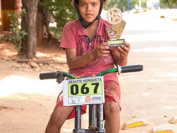 Ganó competencia de ciclismo con una bici sin frenos