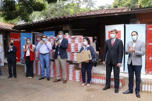 Entregan 590 notebooks con conectividad a internet para 48 instituciones educativas del país | .::Agencia IP::.