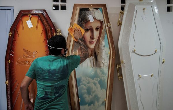 El alza del dólar deja sin madera -ni ataúdes- a las funerarias de Brasil - MarketData