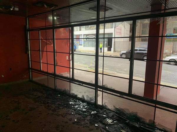 Apoderado colorado repudia ataque de vándalos y pide la cabeza del ministro del Interior