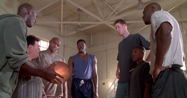 Ex estrella de la NBA que fue parte de “Space Jam” quedó paralítico tras ser atropellado en bicicleta - C9N