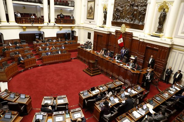 El Congreso de Perú promulga la polémica ley contra la "usura financiera" - MarketData