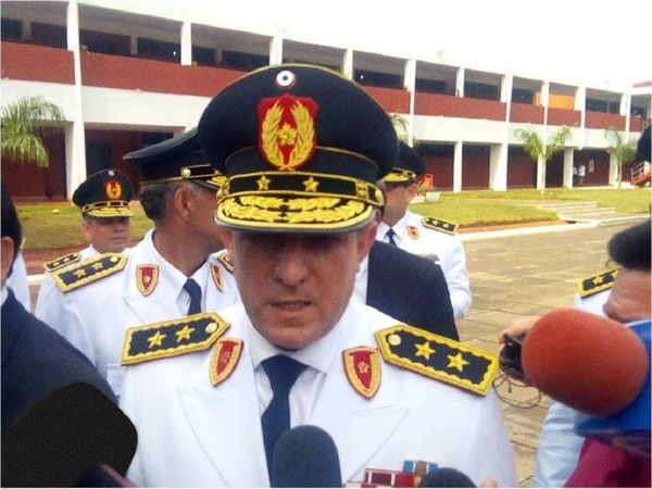 Francisco Resquín deja la Comandancia de la Policía Nacional
