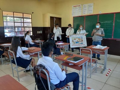Con charlas, profesionales de blanco enseñan sobre el dengue y coronavirus - La Clave