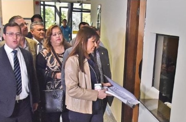 Consideran que oposición 'falló' de estrategia en libelo de juicio político