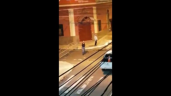 Escopetero que estaba frente a la ANR será llamado a declarar y podría ser imputado - Megacadena — Últimas Noticias de Paraguay