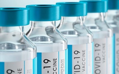 OMS recomienda continuar uso de vacunas AstraZeneca