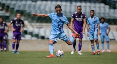 Jesús Medina va afinando puntería para el inicio de la MLS