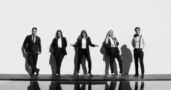 La Nación / En noviembre volverán las funciones de la obra teatral “Un premio para Lucía”