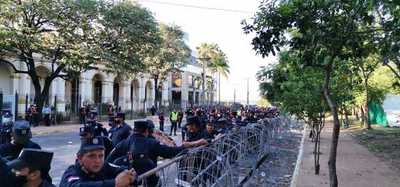 Especialista en Derechos Humanos percibe que desde el gobierno intentan impedir movilizaciones - Megacadena — Últimas Noticias de Paraguay