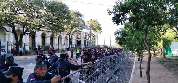 Especialista en Derechos Humanos percibe que desde el gobierno intentan impedir movilizaciones - Megacadena — Últimas Noticias de Paraguay