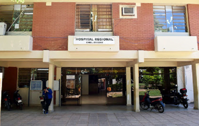 Denuncian que personal no autorizado fueron vacunados en el Hospital de Coronel Oviedo  - Noticiero Paraguay
