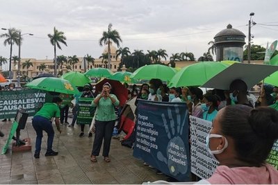 Activistas proaborto tienen una semana frente a sede del Gobierno dominicano