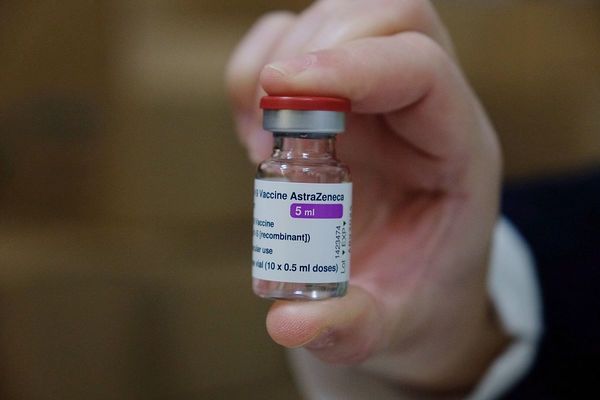 EMA y OMS aseguraron que aplicación de vacuna AstraZeneca es segura