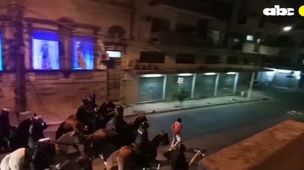 “Ocho cuadras me hicieron correr sin parar y yo le suplico que paren”, recordó joven perseguido por la Montada - Nacionales - ABC Color
