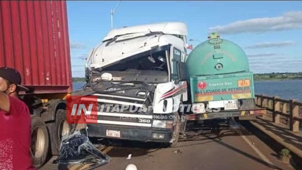 COLISIÓN MÚLTIPLE DE CAMIONES SOBRE EL PUENTE TACUARY