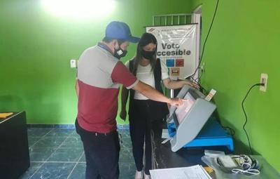 Casi 5.000 ciudadanos ya se capacitaron con las máquinas de votación
