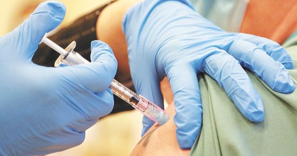 La Nación / Sector privado asegura que comunicado de aprobación para compra de vacunas “no tiene sentido”