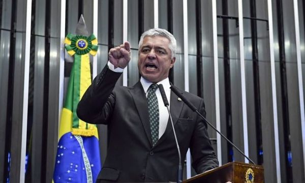 Muere senador brasileño Mayor Olimpio a causa de Covid
