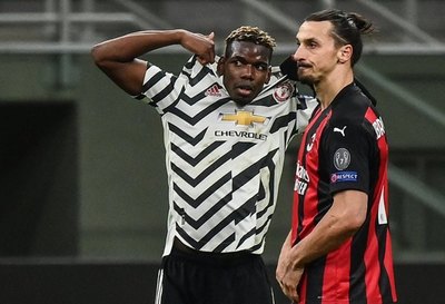 En duelo de titanes, Manchester deja fuera de la Europa League al Milan