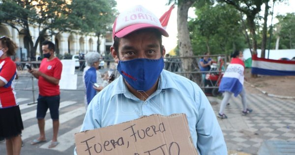 La Nación / Juicio político archivado no frena a manifestantes