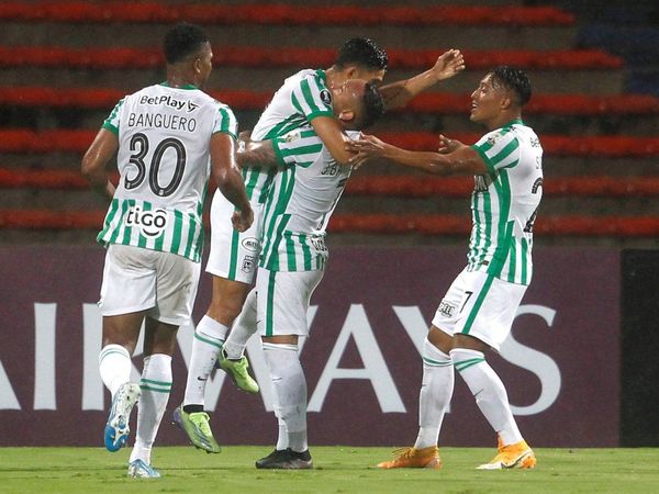 Atlético Nacional humilla a Guaraní y se cita con Libertad
