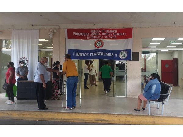 Aportantes al IPS denuncian que persiste la escasez de fármacos