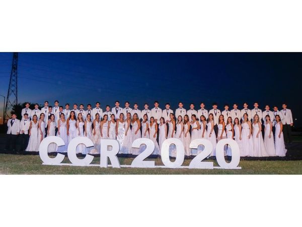 Los alumnos del Cristo Rey celebraron su egreso