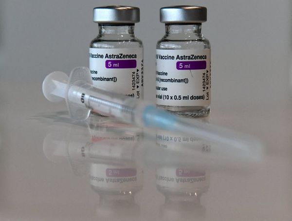 Varios países retoman la vacunación con AstraZeneca y Francia vuelve a confinarse - Mundo - ABC Color