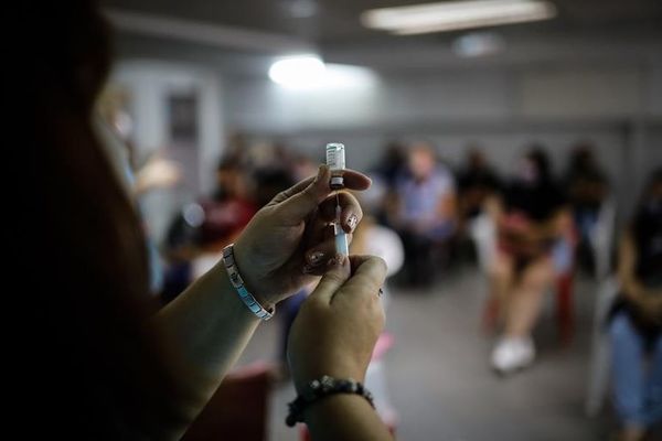 La vacunación por sí sola no detendría el coronavirus, advierte un estudio - Mundo - ABC Color