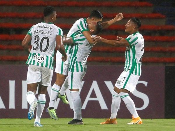 Atlético Nacional humilla a Guaraní y se cita con Libertad