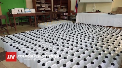 ENTREGAN DESINFECTANTES E INSUMOS A ESCUELAS DEL DEPARTAMENTO