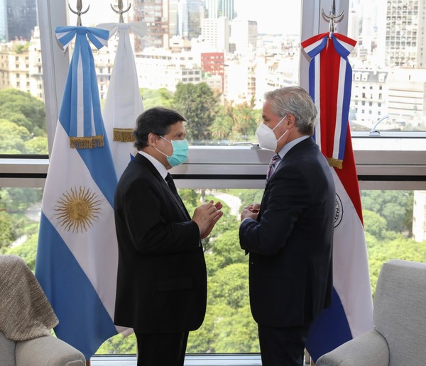 Paraguay y Argentina fortalecerán la cooperación para hacer frente a la emergencia sanitaria | .::Agencia IP::.