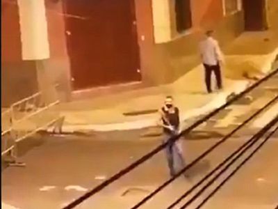 Fiscalía analiza imputar a policía que disparó contra manifestantes