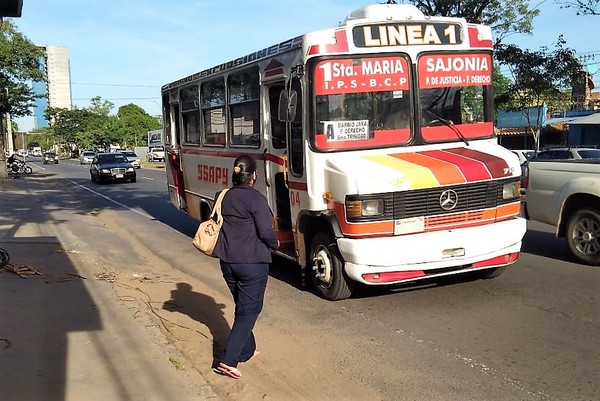 Víctimas del transporte piden licitar nuevo servicio y tirar a la basura las chatarras circulantes - La Mira Digital