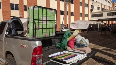 Diario HOY | Recolectan sillones para pacientes de Clínicas ante precariedades
