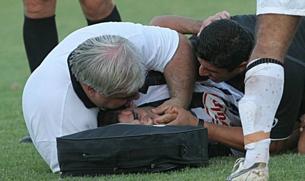 Diario HOY | Libertad rinde homenaje al doctor Alcaraz con emotivo vídeo