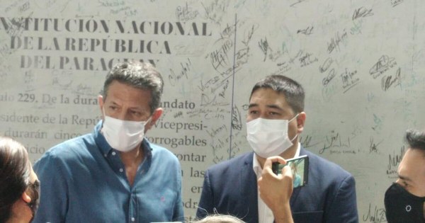 La Nación / Nakayama y Cortés anuncian candidatura única para la oposición en Asunción