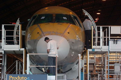 Embraer casi triplicó sus pérdidas en 2020 por la covid y el divorcio con Boeing - MarketData