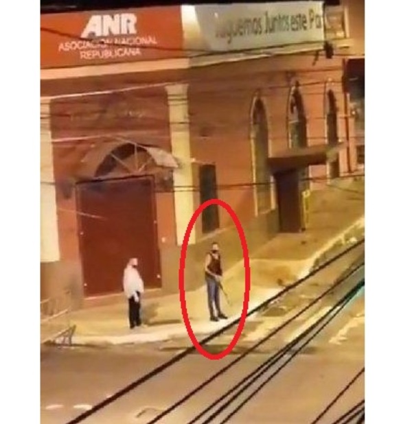 Policía que disparó con escopeta a grupo de manifestantes es comisionado a seguridad de ANR