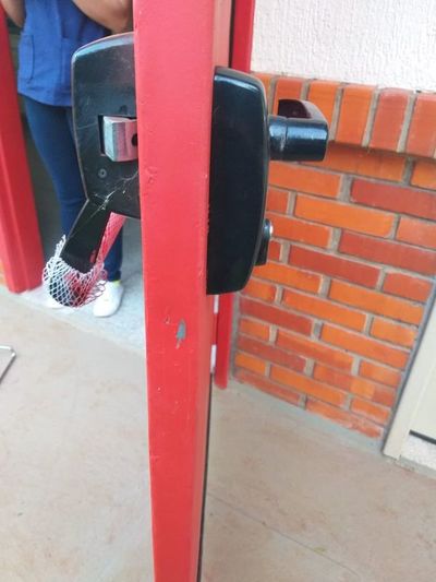 Denuncian hurto en un local de Unidad de Salud Familiar de CDE - ABC en el Este - ABC Color