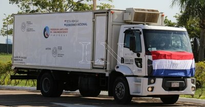 La Nación / Llegan las 36.000 dosis de la vacuna AstraZeneca adquiridas por el mecanismo Covax