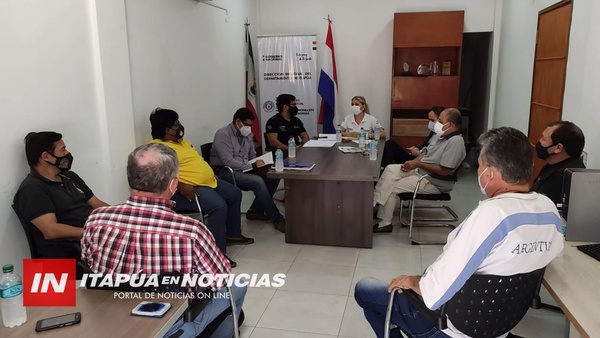EN REUNIÓN TRIPARTITA NO LLEGAN A UN ACUERDO Y HUELGA DE CHÓFERES SIGUE.