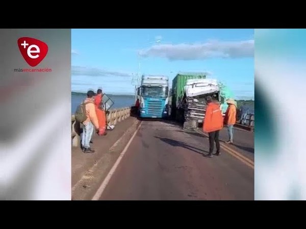 TRIPLE ACCIENTE DE CAMIONES DEJA IMPORTANTES DAÑOS EN CARMEN DEL PNÁ