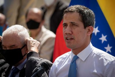 La oposición venezolana culpa a Maduro de escasez de combustible para transporte - MarketData
